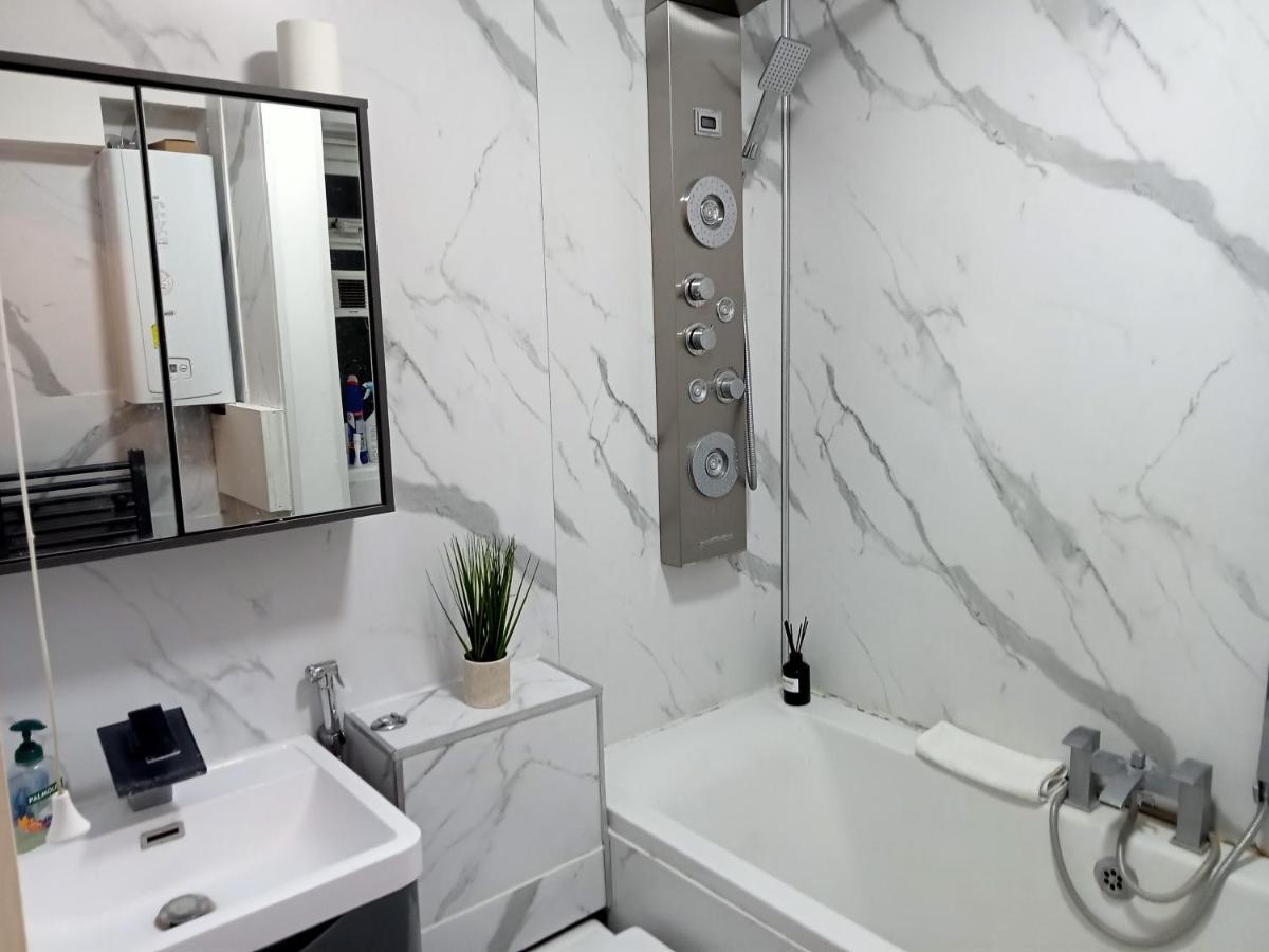 Studio Apartment In London, Bethnal Green Εξωτερικό φωτογραφία