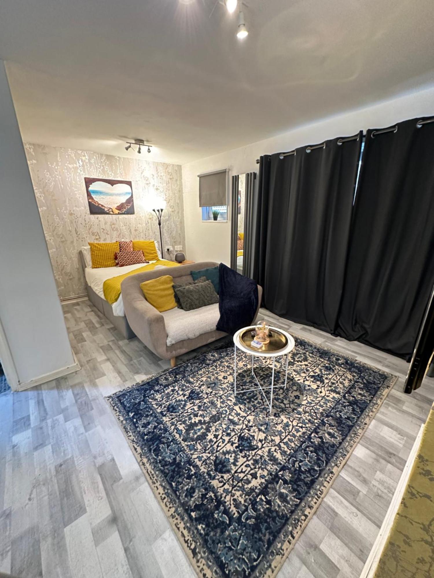 Studio Apartment In London, Bethnal Green Εξωτερικό φωτογραφία