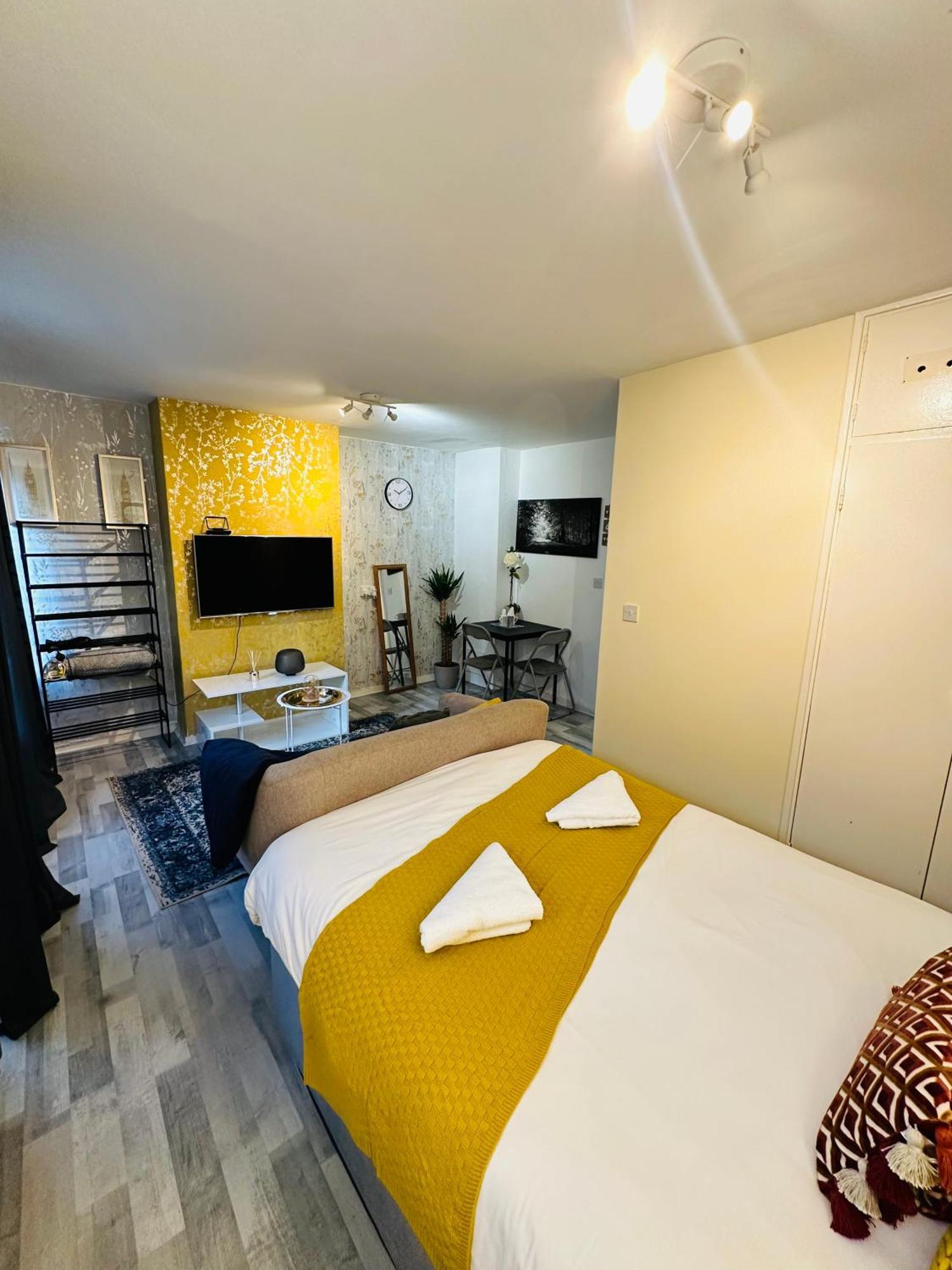 Studio Apartment In London, Bethnal Green Εξωτερικό φωτογραφία