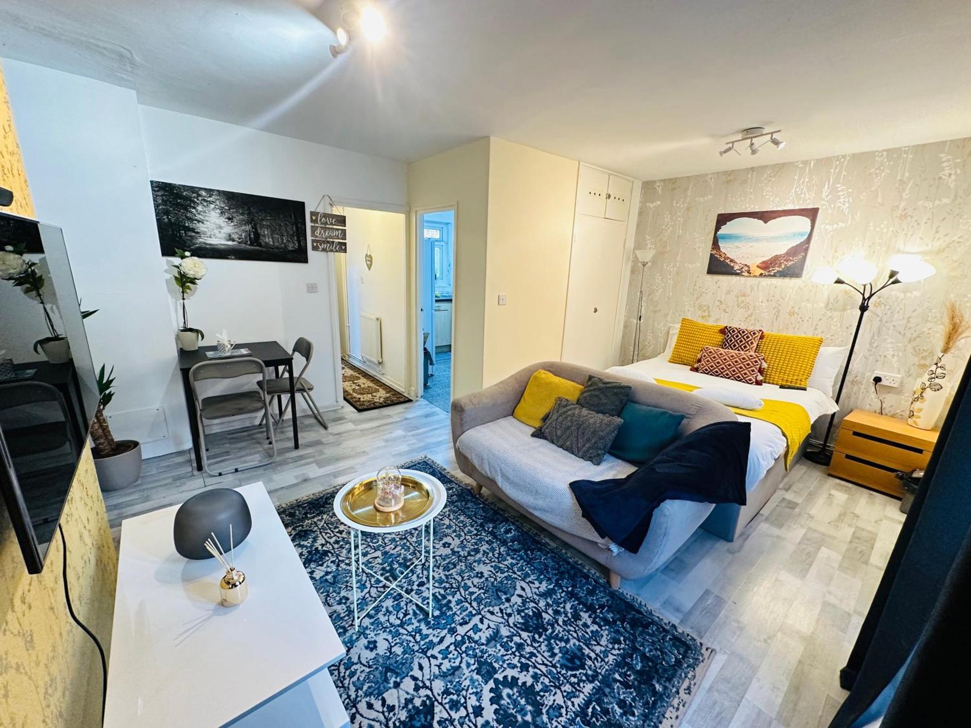 Studio Apartment In London, Bethnal Green Εξωτερικό φωτογραφία