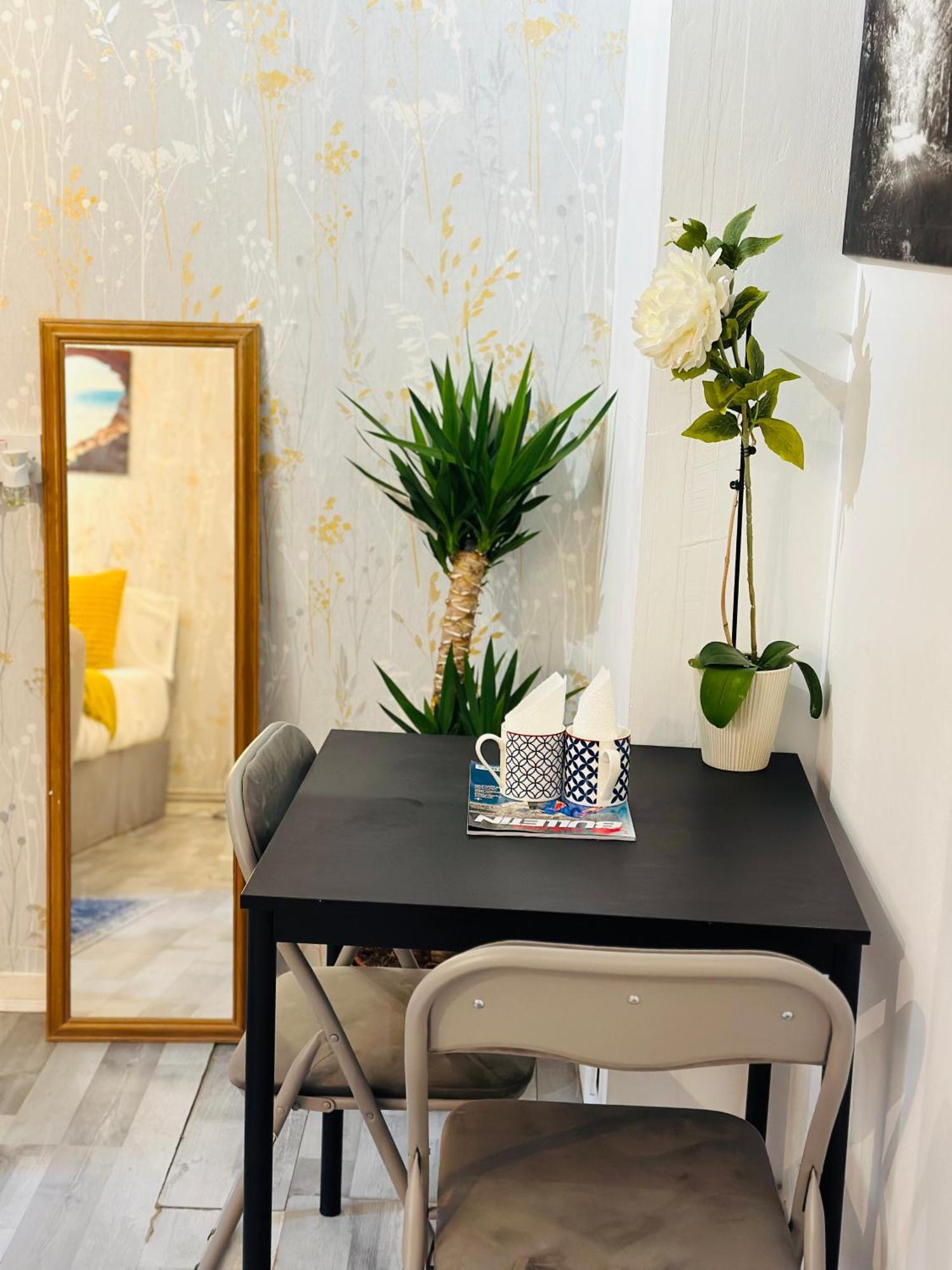 Studio Apartment In London, Bethnal Green Εξωτερικό φωτογραφία